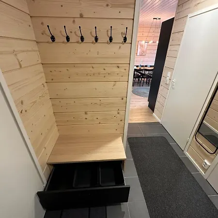 Uusi Ja Viihtyisae Rinnemoekki, Syöte